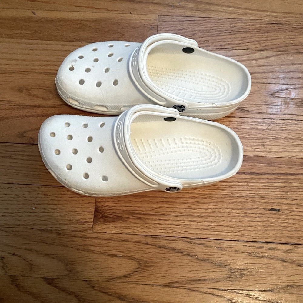 white crocs size 8
